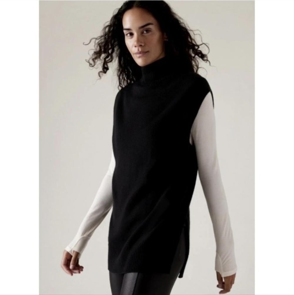 Athleta Alpine Tabard Cashemere Blend Sweater Vest  Black Medium NWOT